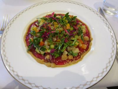 前菜：多種の野菜付きカルパーチーオ。美味☆