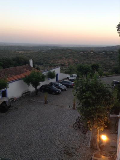 本館から見たコテージ