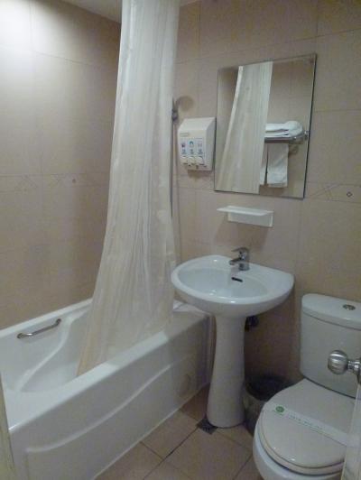 狭いけど、バスタブあり