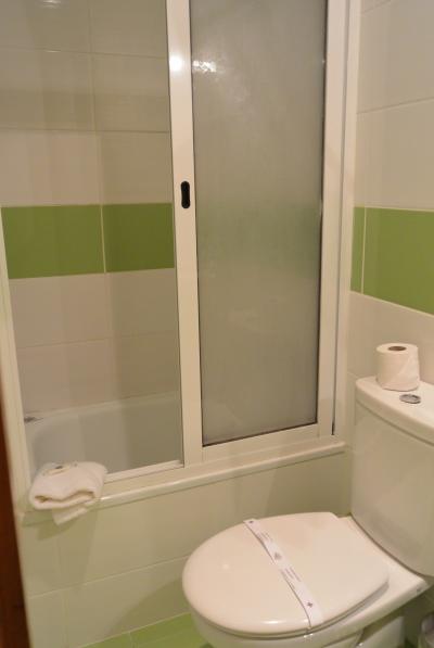 自称バスタブ付き。しばしばこういうところ、ある。