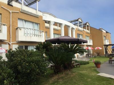 VILLA HALF MOON (ヴィラ ハーフ ムーン)