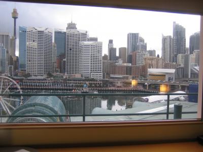 窓からの景色。夜景もきれいです。