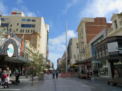 アデレードで一番賑やかなショッピングエリア、ランドルモール