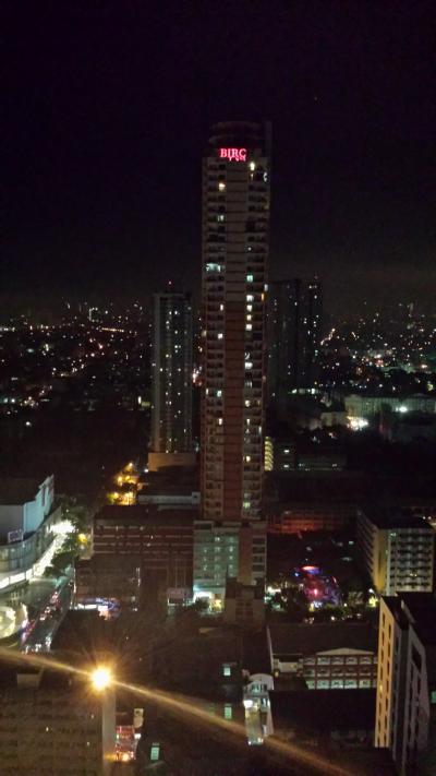 プールからの夜景