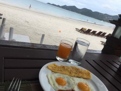 朝食の風景。卵料理はもちろんオーダー制。