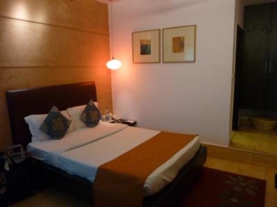 ちょっと暗いですが、小奇麗な感じではあります。