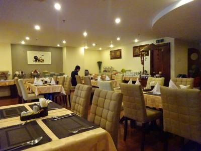 朝食はブッフェ