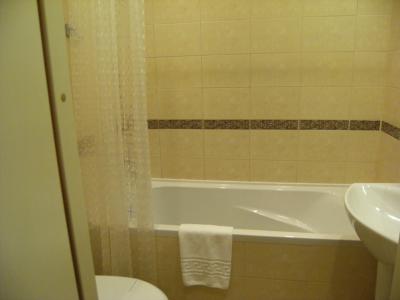 バスタブにつかって観光で疲れた足を癒した