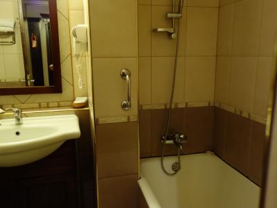 なんとバスタブ付き。１日目はお湯が出なかった。2日目はOK