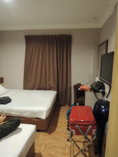 ドアから室内を撮影、ファミリールームです