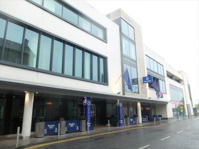 メインの入口付近の外観