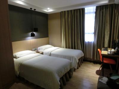 移動に便利な場所にある、清潔感のあるホテルでした。