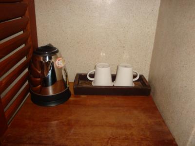 お水、ポットあり