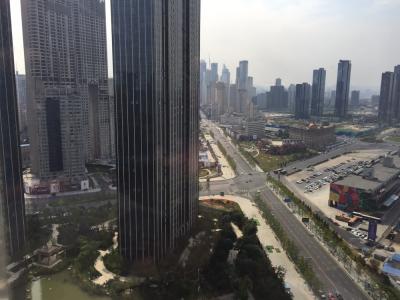 23階だと周りの建物は見上げる感じ