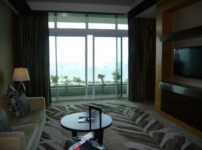 プールに入りたい方はどうぞ！