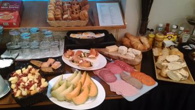 朝食は結構充実してました。