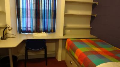 部屋は大学生の寮を夏休み中利用する