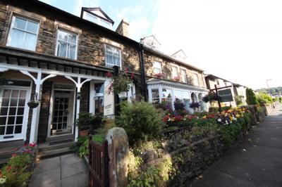 お庭もよく手入れされていました