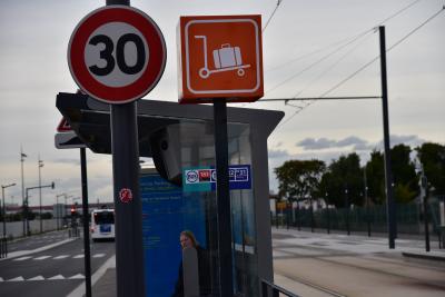 無料バスの停留所