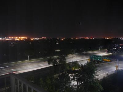 客室からの眺め　目の前は幹線道路