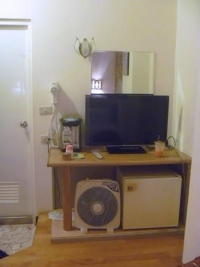 冷蔵庫、湯沸かしポット、ドライヤー等一通り揃ってました