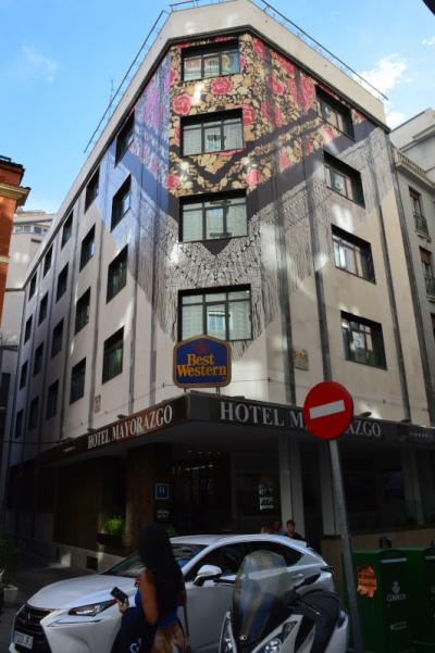 グラン・ビア通りから少しだけ中に入ります。