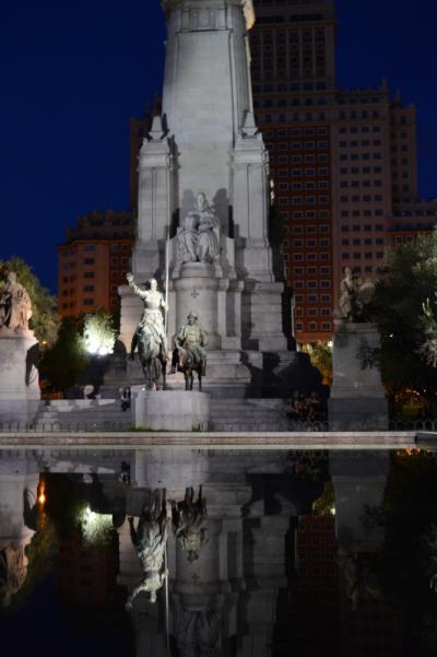 スペイン広場まで歩いてすぐに着きます。