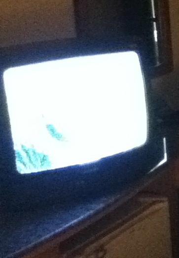 何とこの時代にまだブラウン管テレビが部屋に