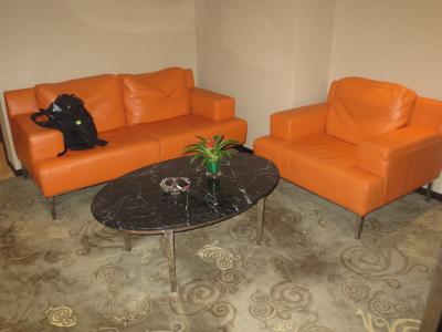 寝る部屋に応接セットは要らないのですが・・・