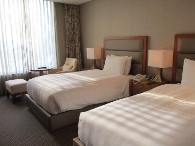 駅直結で便利です