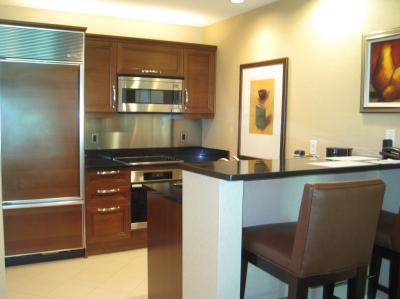 フルキッチン付き。冷凍冷蔵庫が便利。