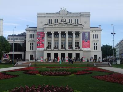 伝統的雰囲気の歌劇場