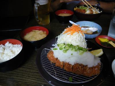 日本風の美味しいとんかつが食べられます