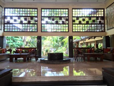 ロビーから客室の方を見たときの眺めです