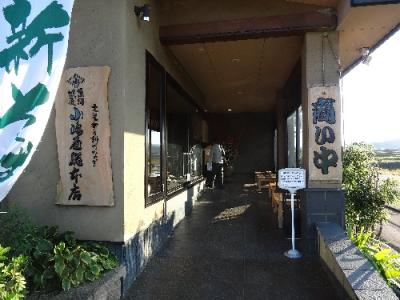 ファミレスのような内装のへぎそば屋さん