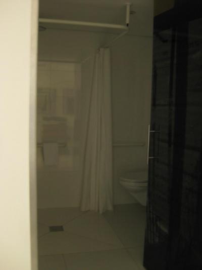 浴室はけっこう広いです