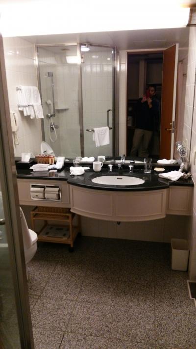 横浜駅から直結で利便性大、部屋は広いです