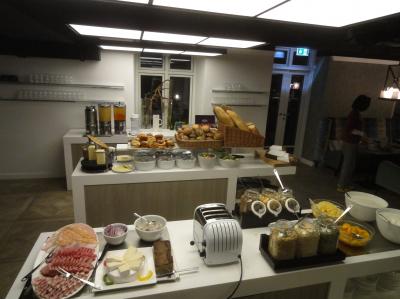 広いですが混みますので、早めの利用が良さそう。