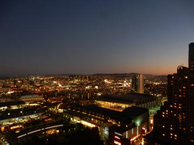 サンフランシスコの夜景（右端の建物がマリオット）