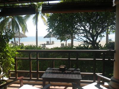 デラックスビーチフロントのベランダからの眺め。