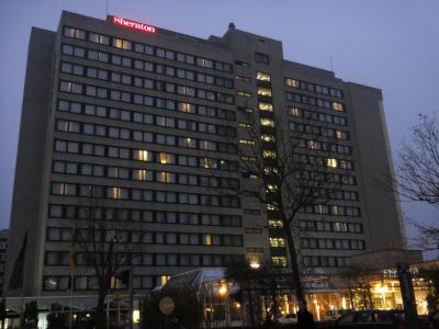 朝ぼらけのホテル。