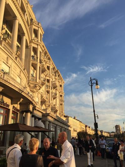 美しい白い建物