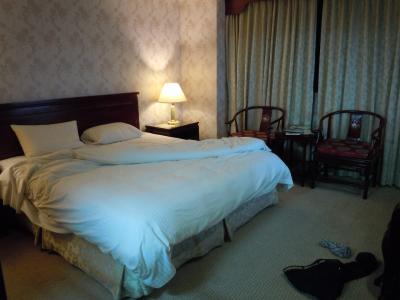 大きなキングサイズベッド