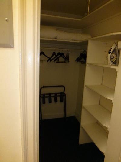 クローゼットは広くて便利