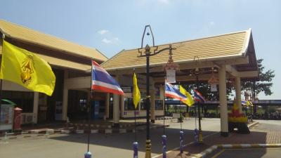 田んぼの中にぽつ～ん