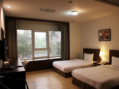 台南駅を見渡せる部屋