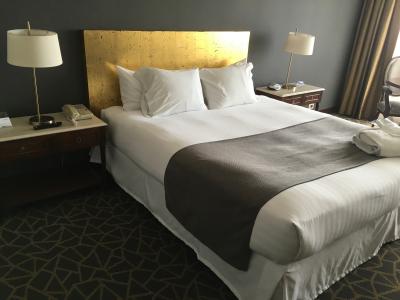 ダブルベットの部屋を１人で使いました。