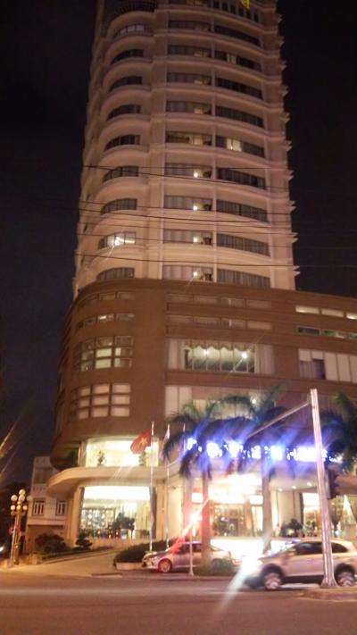 通りは広いけど、静かに過ごせる