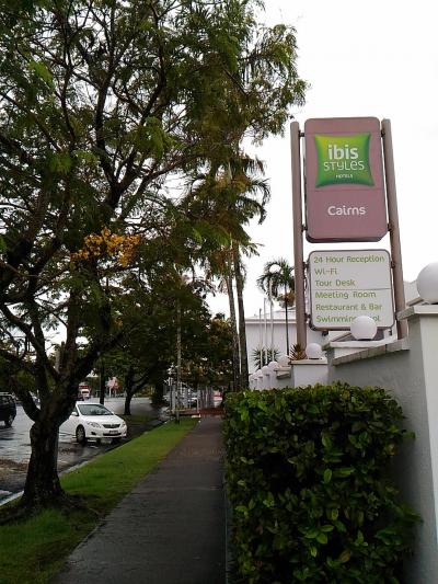 Wifi無料。若干、不安定ですがWEB情報収集には十分です。