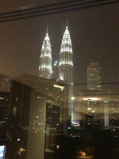 部屋からはペトロナス・ツインタワーの勇姿が見られます。